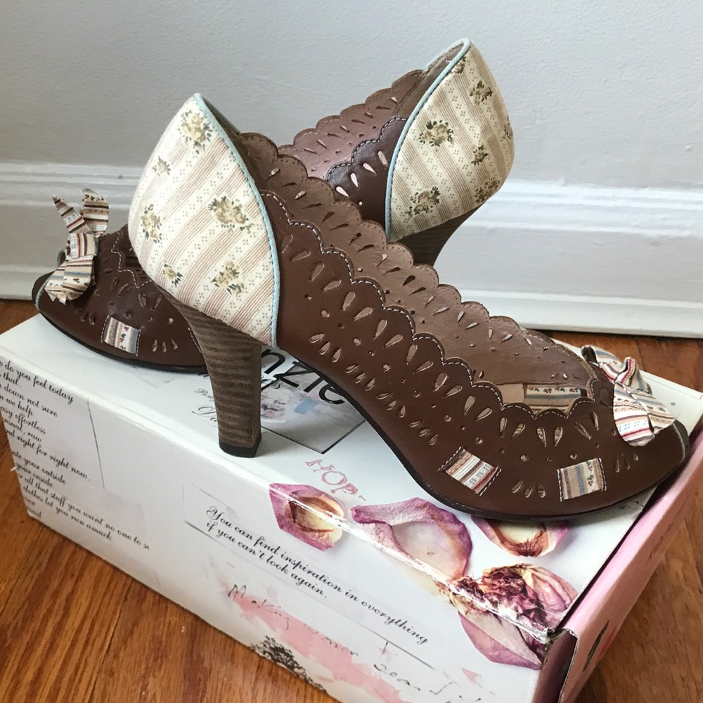 Kenzie Harvest brown leather pumps